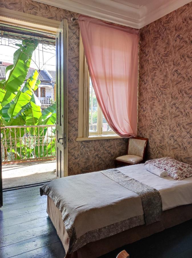 Friendly Guest House クタイシ エクステリア 写真