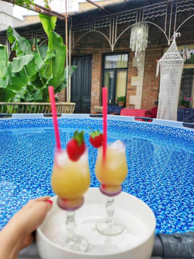Friendly Guest House クタイシ エクステリア 写真